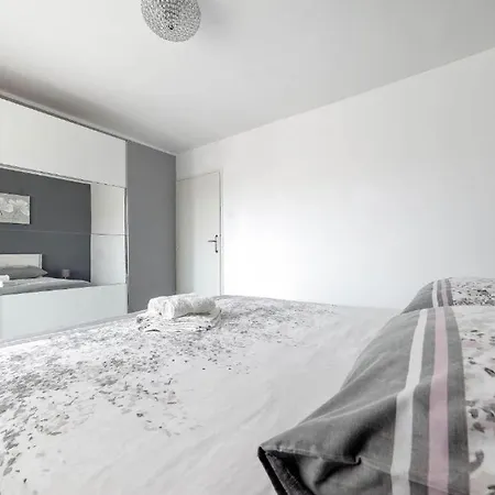 Rossa City Deluxe Apartman
