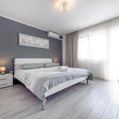 Apartment Rossa City Deluxe Apartman