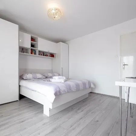 Rossa City Deluxe Apartman Apartment
